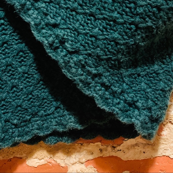 Vintage Hunter Green Sweater Scallop Detail - Picture 6 of 6